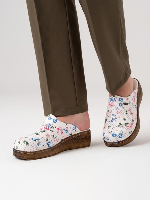 Flowering Women's Doctor Nurse Medical VivaColor Clogs