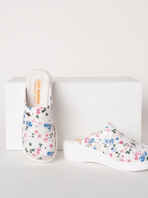 Flowering Women's Doctor Nurse Medical Plus Prestige Patterned Clogs