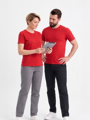 Rotes Kurzarm-T-Shirt aus 100 % Baumwoll-Jersey