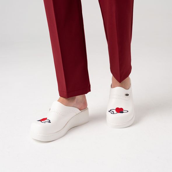 Women's Vivanakis Sabo Hospital Slippers